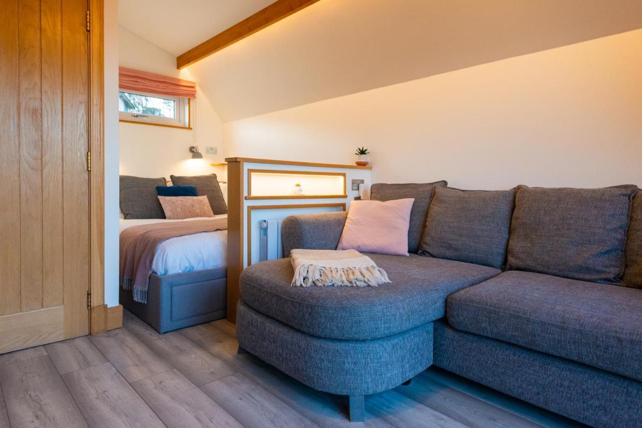 Bonnie Barns - Adults Only Luxury Lodges With Hot Tubs 러스 외부 사진