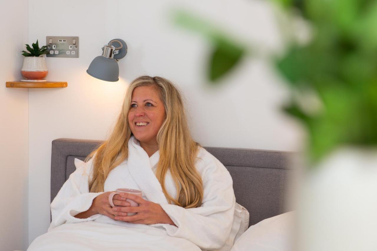Bonnie Barns - Adults Only Luxury Lodges With Hot Tubs 러스 외부 사진