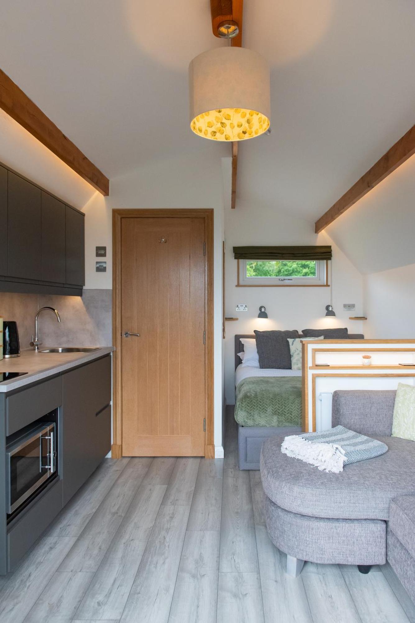 Bonnie Barns - Adults Only Luxury Lodges With Hot Tubs 러스 외부 사진
