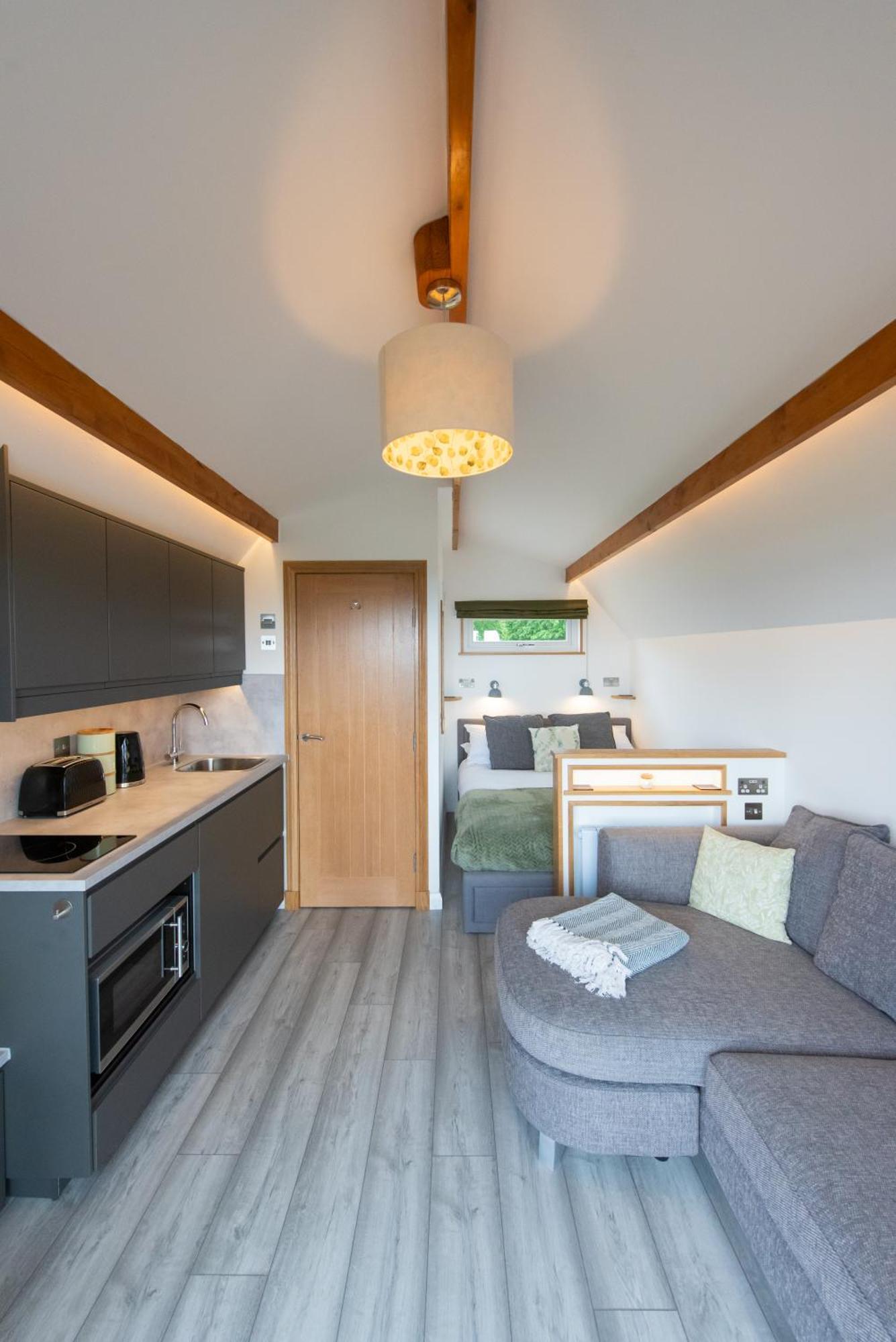 Bonnie Barns - Adults Only Luxury Lodges With Hot Tubs 러스 외부 사진